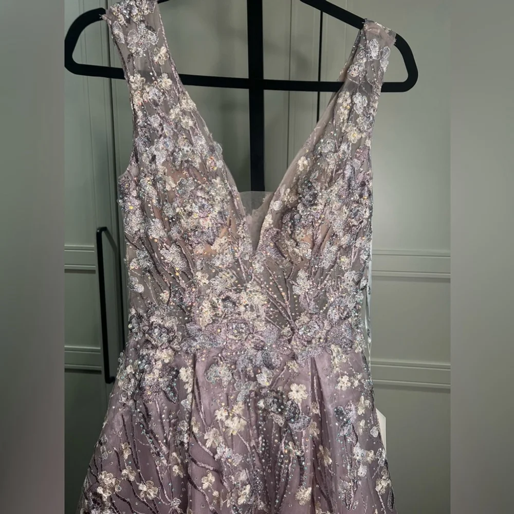 ✨Host Pick✨ A-line gown with embroidered flowers and intricate beading - Picture 7 of 9